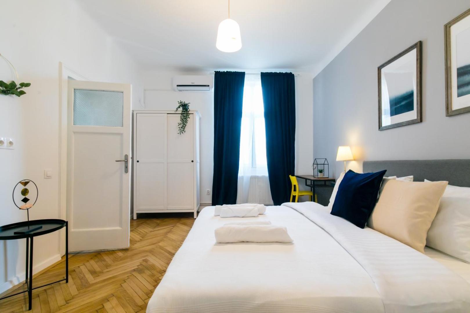 Heart Of The City - Cozy Apartments In Prime Location Bucureşti Phòng bức ảnh