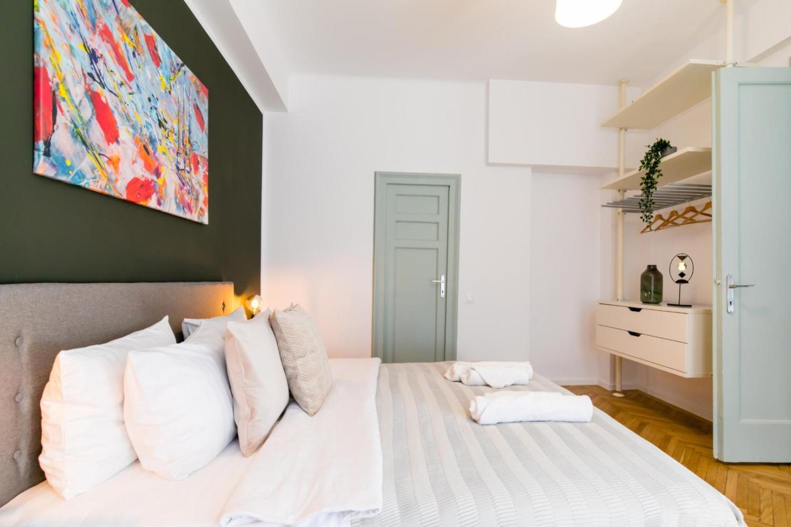 Heart Of The City - Cozy Apartments In Prime Location Bucureşti Phòng bức ảnh