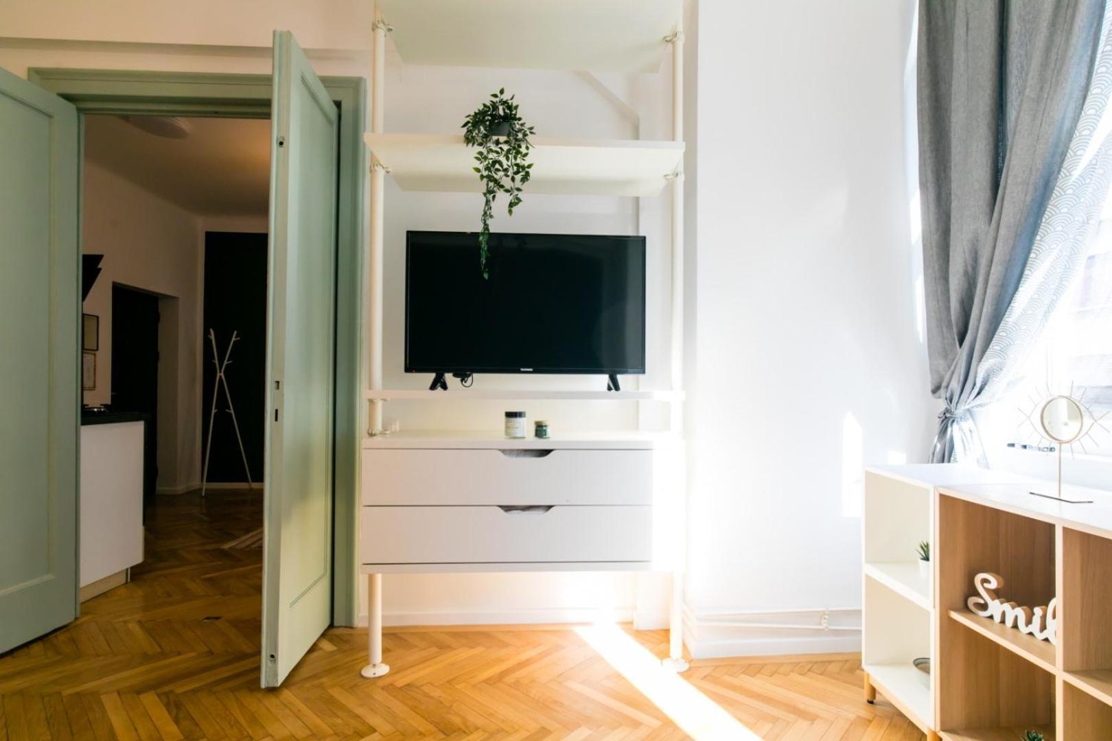 Heart Of The City - Cozy Apartments In Prime Location Bucureşti Phòng bức ảnh