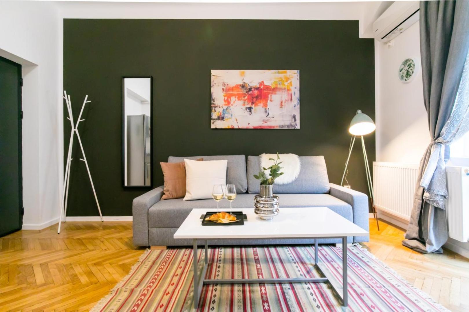 Heart Of The City - Cozy Apartments In Prime Location Bucureşti Ngoại thất bức ảnh